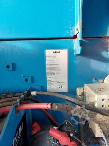 Telescopic boom lift Genie S-85