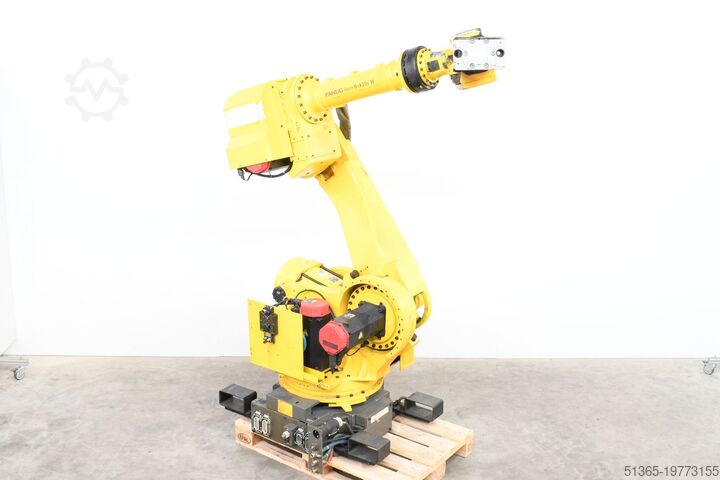Robot with control unit, panel & cables FANUC S-430iW, R-J3