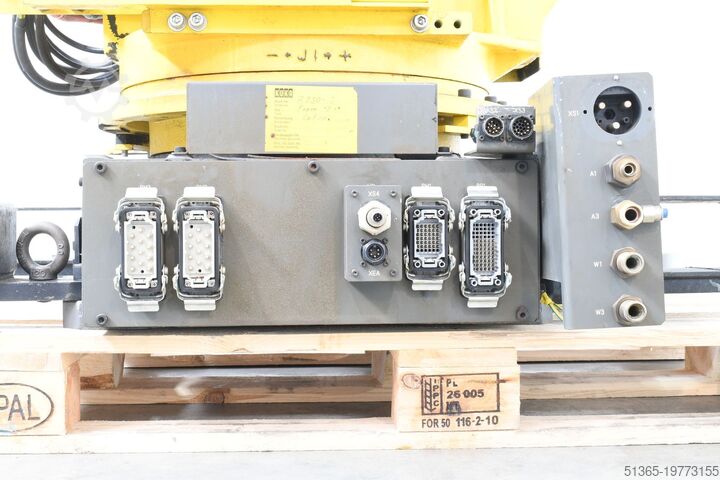 Robot with control unit, panel & cables FANUC S-430iW, R-J3