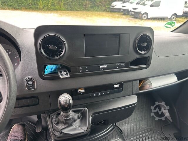 Box wagon high + long Mercedes-Benz Sprinter 314 L2H2 Ladebordwand Bär Klima