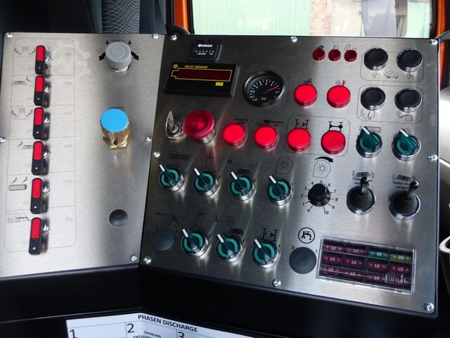 Road sweeper Mercedes-Benz Atego 1323 LKO 4x2 / Themis SH7B D