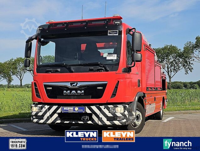 Car carrier van M.A.N. 8.220 TGL 8.8T BOTTIE LIFT 8T
