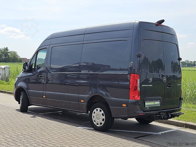 High-roof van MERCEDES-BENZ SPRINTER 317 L2H2 Mbux10 Navi
