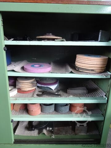 Grinding wheels Schrank mit Zubehör