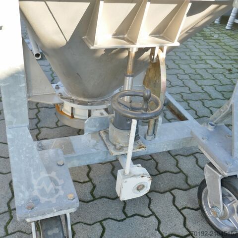 630 Liter fahrbarer Konuscontainer aus V4A mit Halar Innenbeschichtung chematec 9778