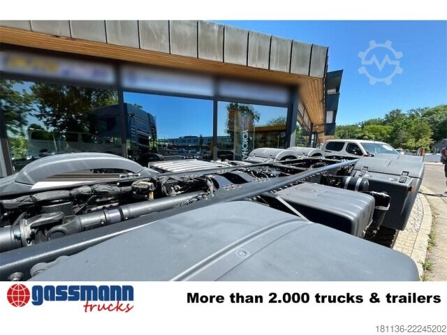 Truck chassis MAN TGS 41.520 8x8 BB CH, Hohe Bauart, 6-Sitzer,
