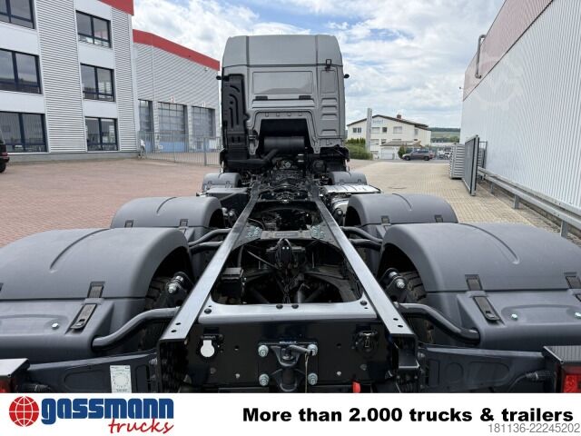 Truck chassis MAN TGS 41.520 8x8 BB CH, Hohe Bauart, 6-Sitzer,