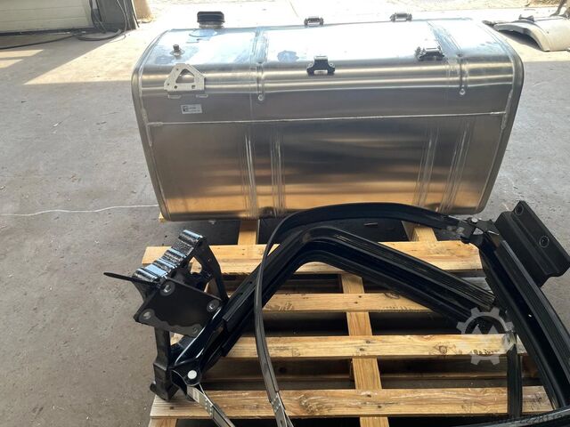 Fuel tank DAF Brandstoftank Diesel 580L 2241599 eerste montag...