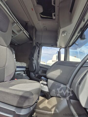 Standard-Traktor DAF XF 460 FT SPACE CAB