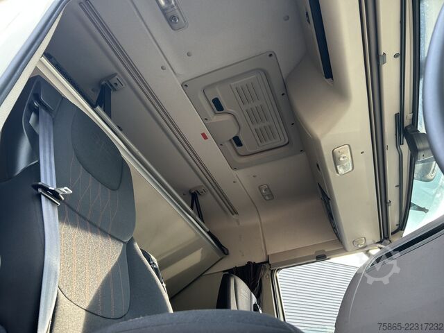 Standard-SZM DAF XF 450 FT Space Cab / 593 dkm / Skirts / MX Bra...