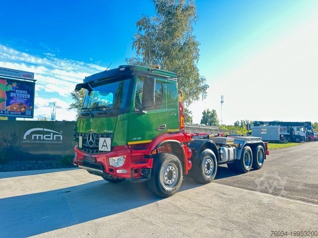 Roll-off tipper truck MERCEDES-BENZ Arocs 4246 8x4 Abrollkipper Schub/Knickhaken AHK