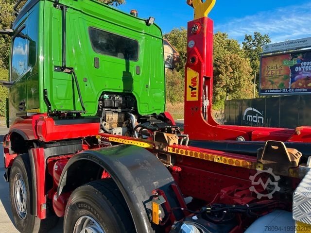 Roll-off tipper truck MERCEDES-BENZ Arocs 4246 8x4 Abrollkipper Schub/Knickhaken AHK
