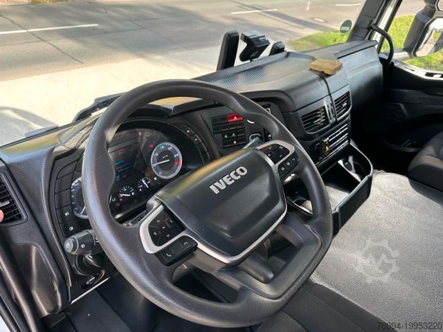 Dreiseitenkipper LKW IVECO X -WAY AD 200 4x2 Kran 19m FUNK Meiller Kipper