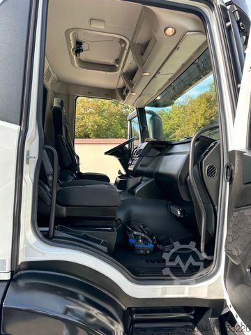 Dreiseitenkipper LKW IVECO X -WAY AD 200 4x2 Kran 19m FUNK Meiller Kipper