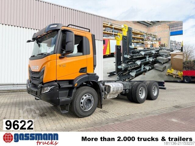Roll-off tipper truck Iveco X-Way AD300X42Z 6x4, Motorabtrieb