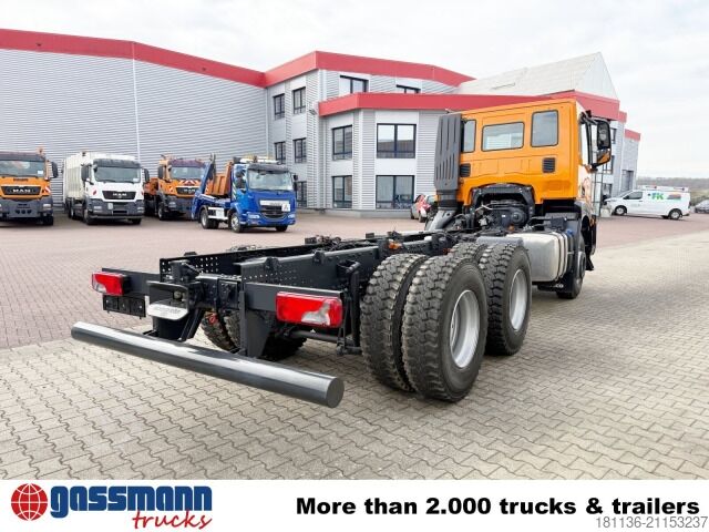 Roll-off tipper truck Iveco X-Way AD300X42Z 6x4, Motorabtrieb
