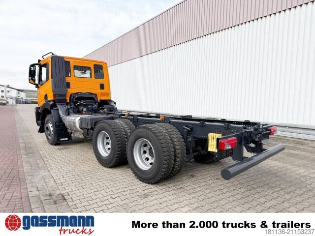 Roll-off tipper truck Iveco X-Way AD300X42Z 6x4, Motorabtrieb