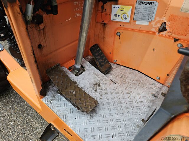 Truck mounted forklift Moffett MOFFETT M4 25.3 / TRUCK-MOUNTED FORKLIFT / 2500KG