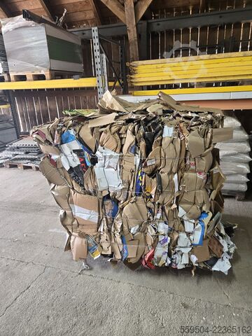 Horizontaler hydraulischer Ballenpresse HSM HL 7009