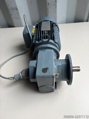  SEW-Eurodrive SF32 DT80K4 Getriebemotor 0,55 kW 77 U/min 230/400 V 3-Phasen SEW-Eurodrive SF32 DT80K4 Getriebemotor 0,55 kW 77 U/min 230/400 V 3-Phasen