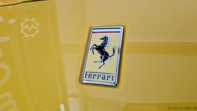 Van FERRARI Portofino