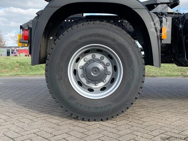 Standard-SZM Mercedes-Benz Zetros 2045-S Tractor Head