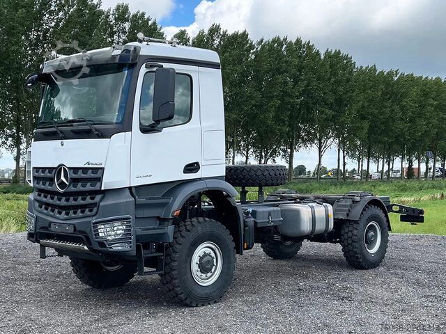 Fahrgestell mit Fahrerhaus Mercedes-Benz Arocs 2033-A Chassis Cabin (2 units)
