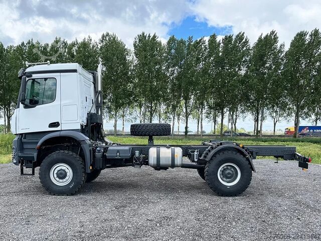 Fahrgestell mit Fahrerhaus Mercedes-Benz Arocs 2033-A Chassis Cabin (2 units)
