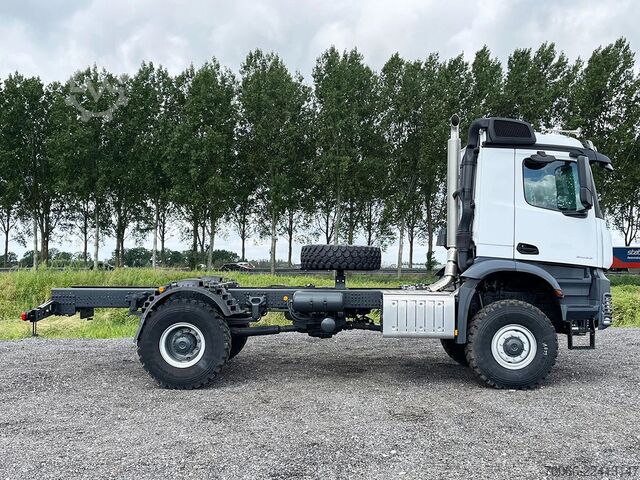 Fahrgestell mit Fahrerhaus Mercedes-Benz Arocs 2033-A Chassis Cabin (2 units)