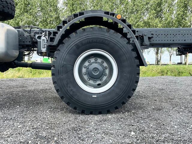 Fahrgestell mit Fahrerhaus Mercedes-Benz Arocs 2033-A Chassis Cabin (2 units)