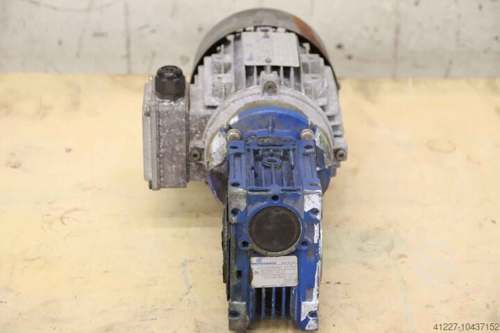 Gear motor 0.55 kW 183 rpm Motovario NHRV/ 040  71C-4