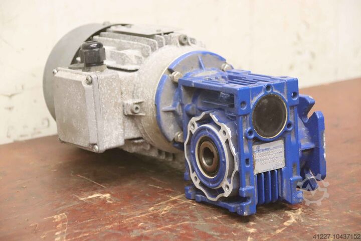 Gear motor 0.55 kW 183 rpm Motovario NHRV/ 040  71C-4