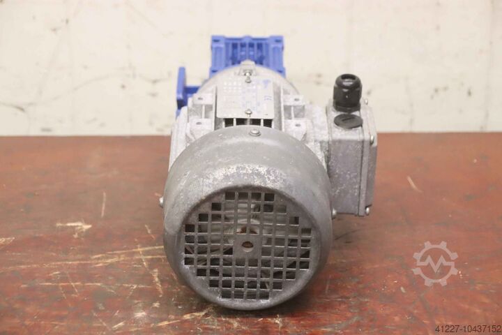 Gear motor 0.55 kW 183 rpm Motovario NHRV/ 040  71C-4