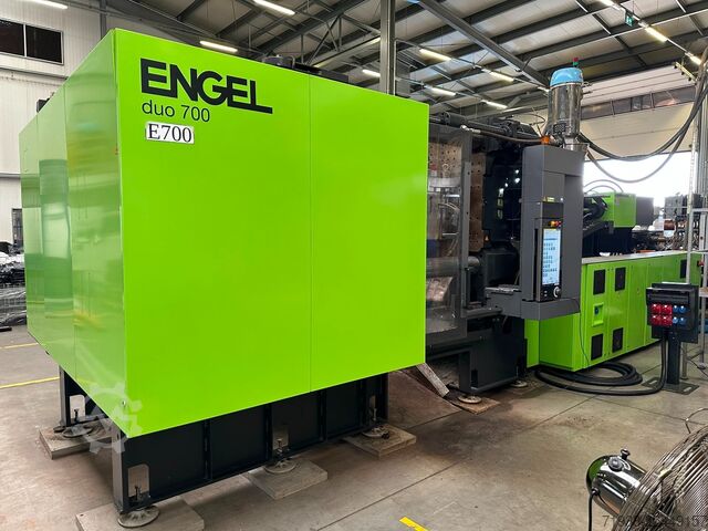 Injection molding machine Engel DUO 5160/700
