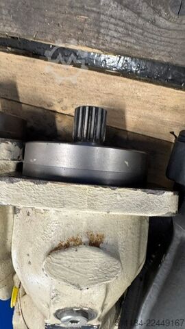Hydraulic motor Boschrexroth A2FM56/61W-VAB020