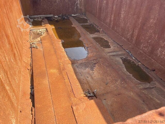 Roll-off container  CONTAINER SCARRABILE USATO A CIELO APERTO