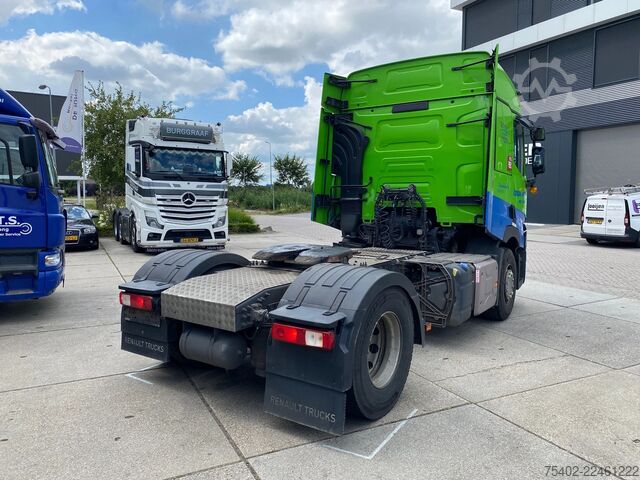 Standard tractor Renault T440 Comfort / Automatic / PTO