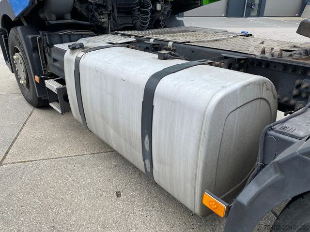 Standard tractor Renault T440 Comfort / Automatic / PTO