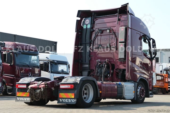 Volume tractor unit VOLVO FH 460 Globetrotter 2-Tanks Euro 6
