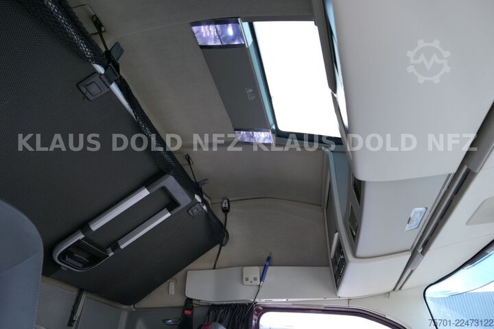 Volume tractor unit VOLVO FH 460 Globetrotter 2-Tanks Euro 6