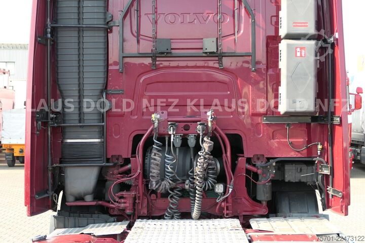 Volume tractor unit VOLVO FH 460 Globetrotter 2-Tanks Euro 6