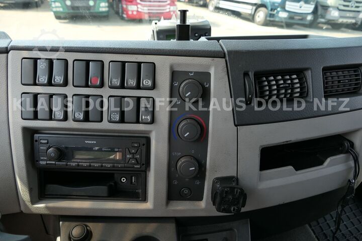 Box truck VOLVO FL 240 Pritsche Plane Org 145000 km  LBW Euro 6
