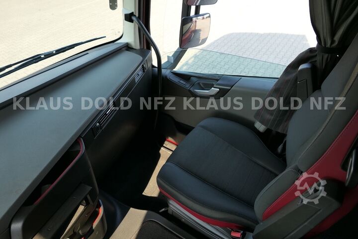 Volume tractor unit VOLVO FH 460 Globetrotter 2-Tanks Euro 6