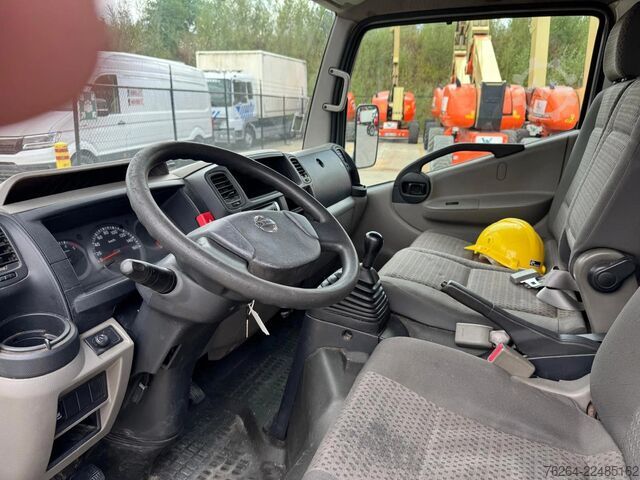 Lifting platform Nissan CABSTAR 35.13 KLAAS 27M