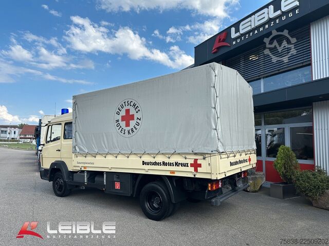 Curtain sider van MERCEDES-BENZ 811*Pritsche+Plane*DoKa*11Tkm*AHK*TOP*