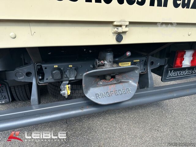 Curtain sider van MERCEDES-BENZ 811*Pritsche+Plane*DoKa*11Tkm*AHK*TOP*