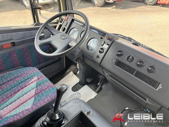 Curtain sider van MERCEDES-BENZ 811*Pritsche+Plane*DoKa*11Tkm*AHK*TOP*