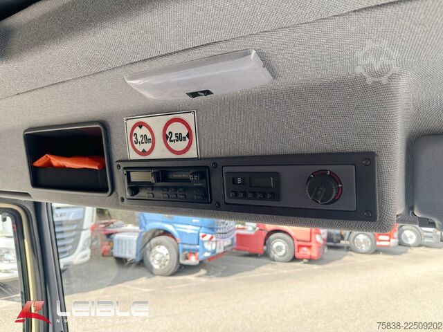 Curtain sider van MERCEDES-BENZ 811*Pritsche+Plane*DoKa*11Tkm*AHK*TOP*