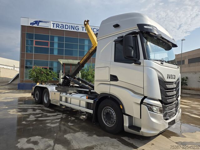 Abrollkipper iveco 260S48