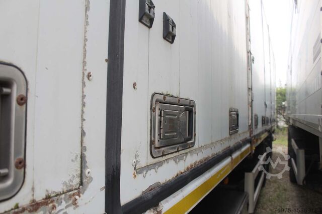 Sattelauflieger mit Gehfläche tmt 